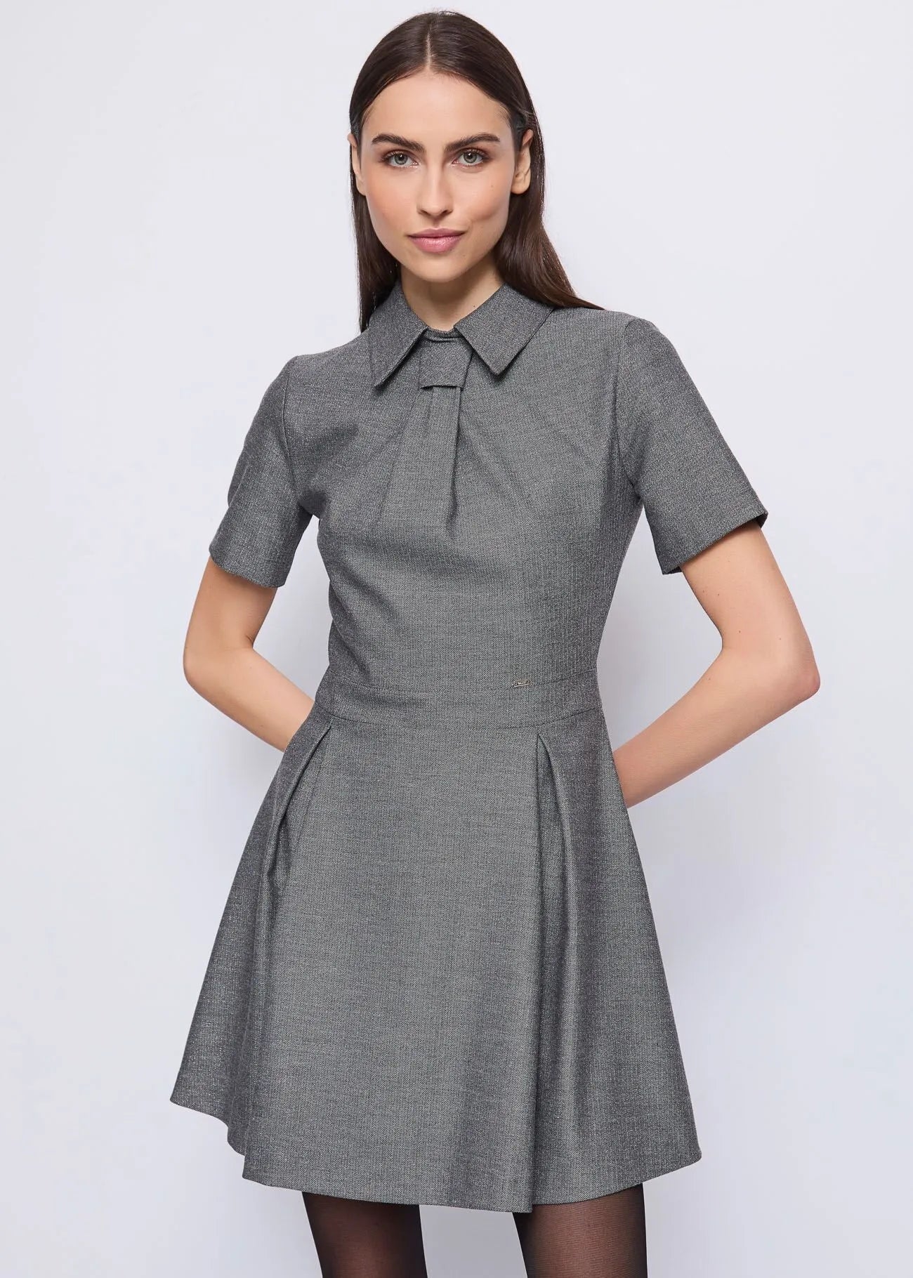 Abito da donna con collo a camicia Gaudi'