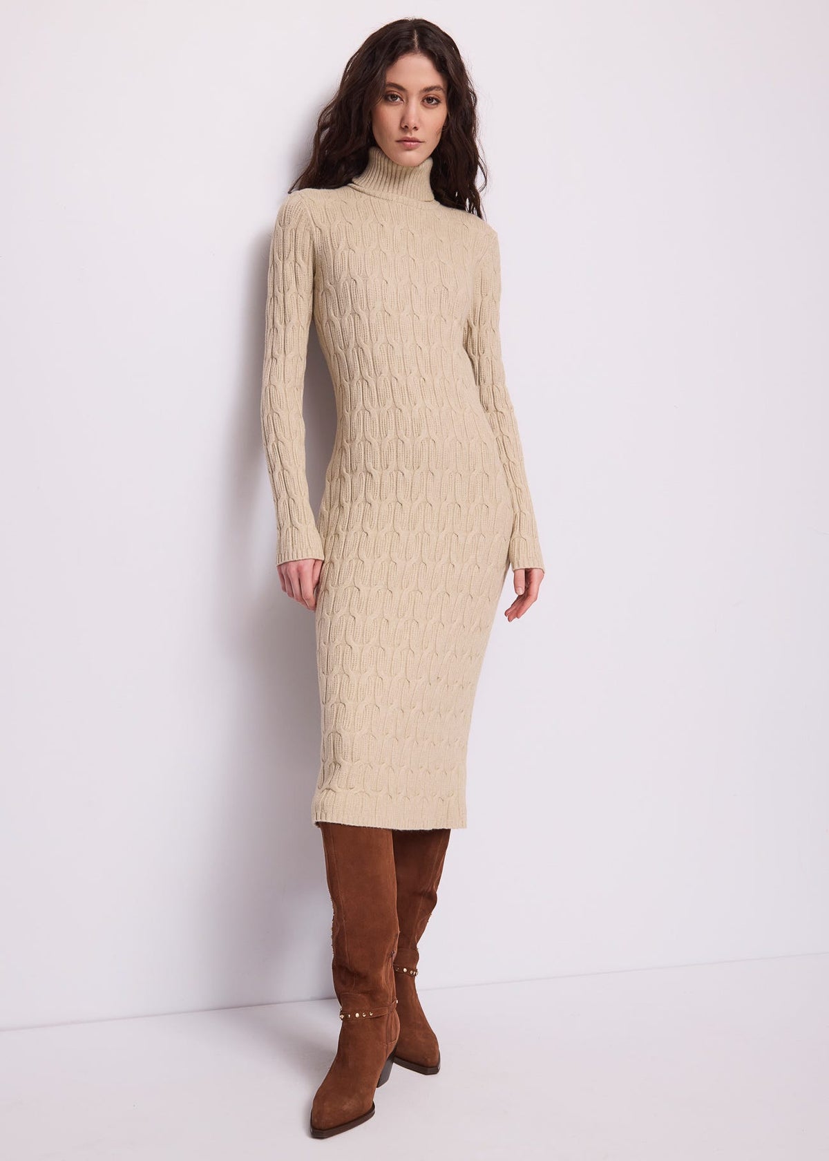 Abito midi da donna con collo dolcevita